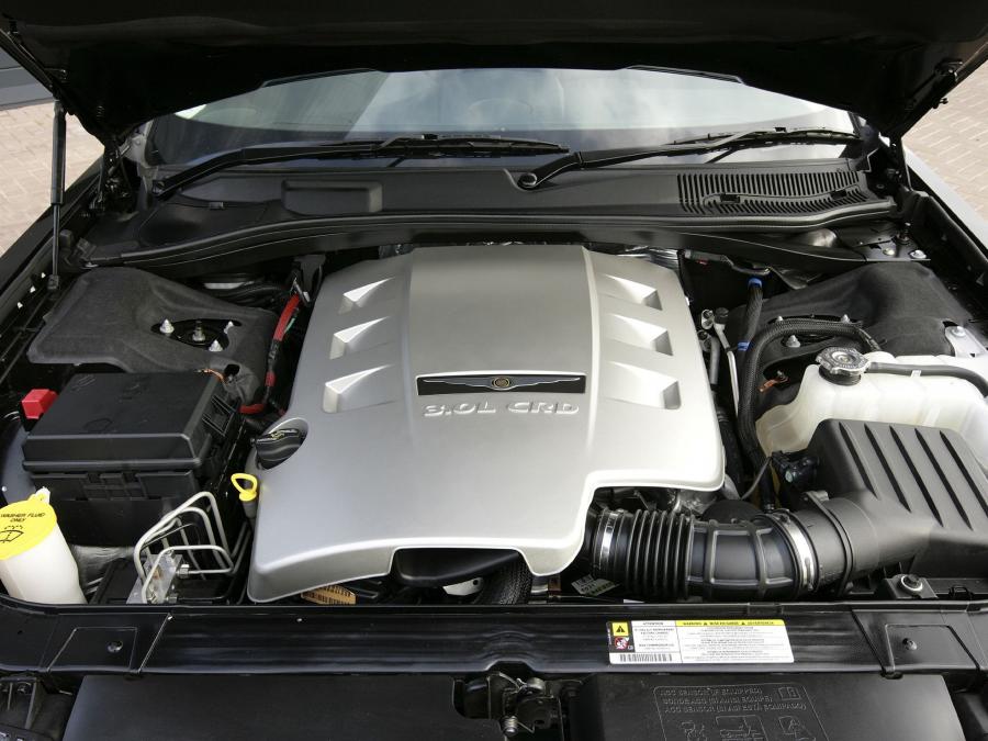  Chrysler 300C 2007 года  (UK) (фото 2 из 24)